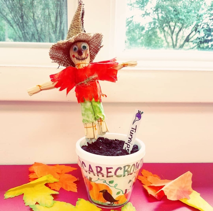 Garden Artists: DIY Scarecrows - Sold Out!
